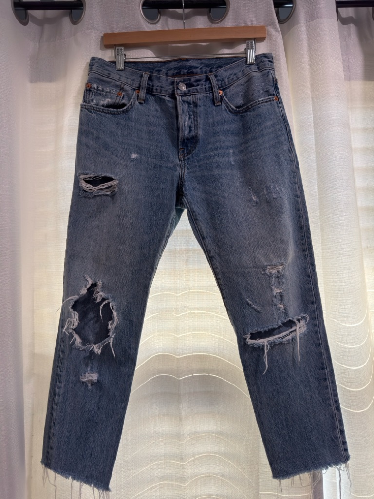 Vintage 501 Levi's Distressed Ankle Crop Jeans In Washed Blue